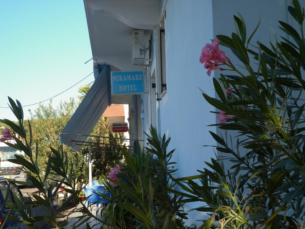Miramare Hotel Lakkíon Екстериор снимка